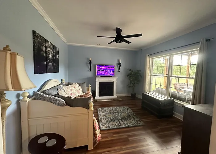 Pillow And Paddock B&B